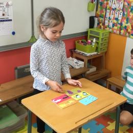 exclusievement Moyens : reconstituer de spaires et nommer des contraires : vocabulaire