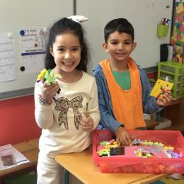 fabriquer des objets en 2D ou en D avec des formes spéciales qui s'imbriquent les unes dans les autres, selon un modèle ou sans modèle, 